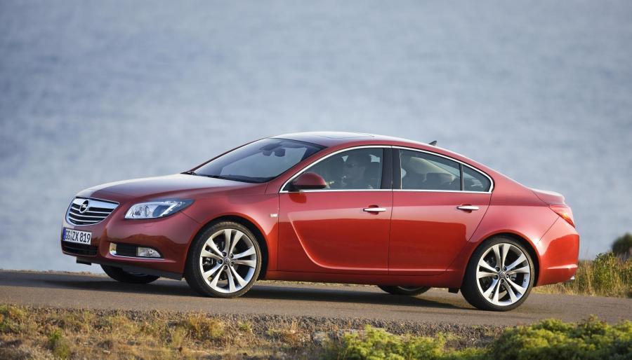  Opel Insignia 2012 года  (фото 16 из 32)